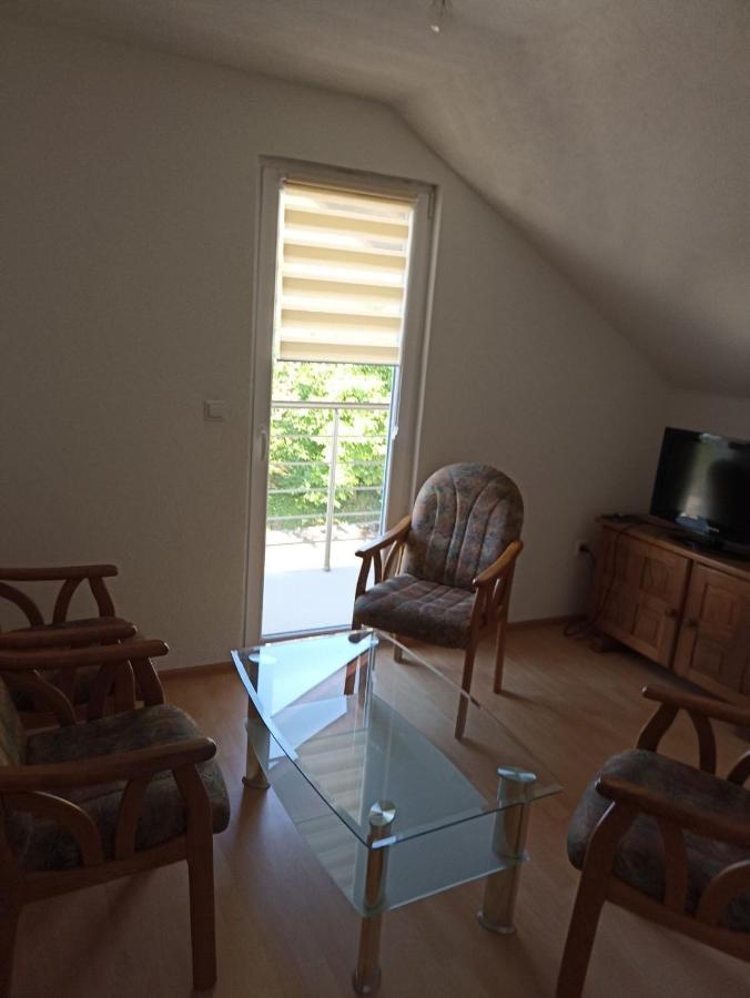 S&R Lake View Hostel Конич Екстериор снимка
