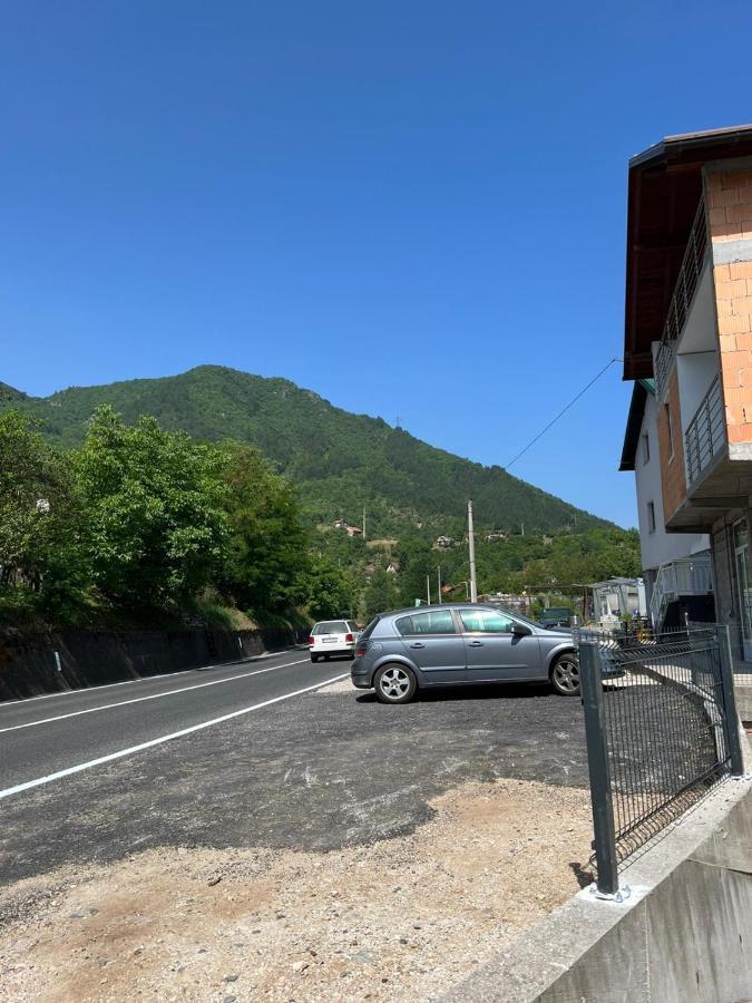S&R Lake View Hostel Конич Екстериор снимка