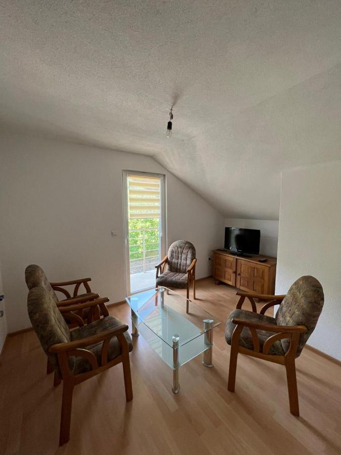 S&R Lake View Hostel Конич Екстериор снимка
