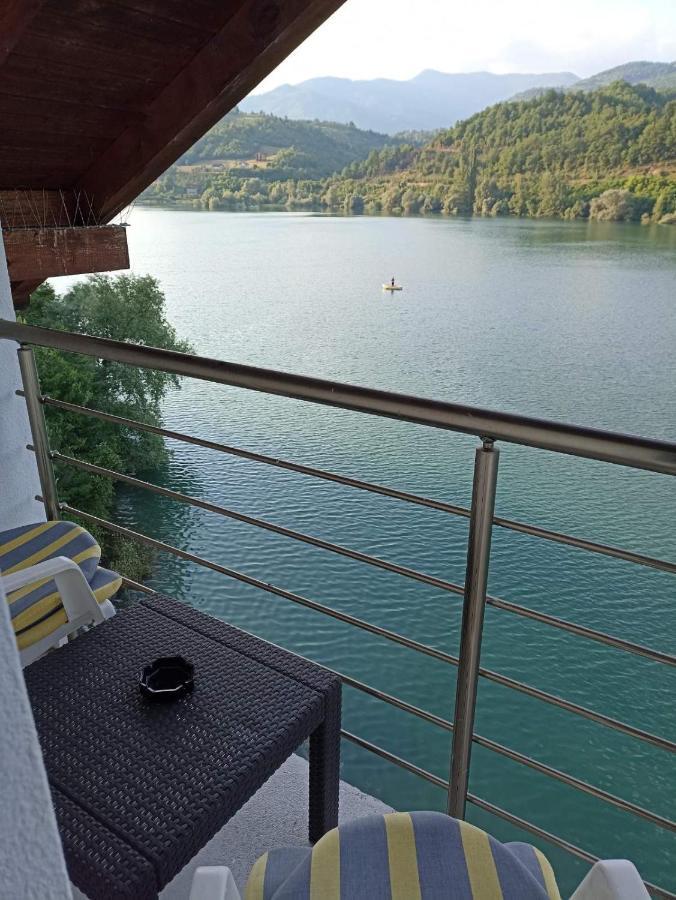 S&R Lake View Hostel Конич Екстериор снимка