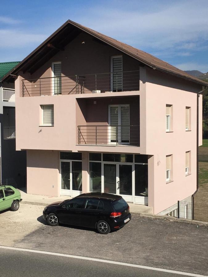 S&R Lake View Hostel Конич Екстериор снимка
